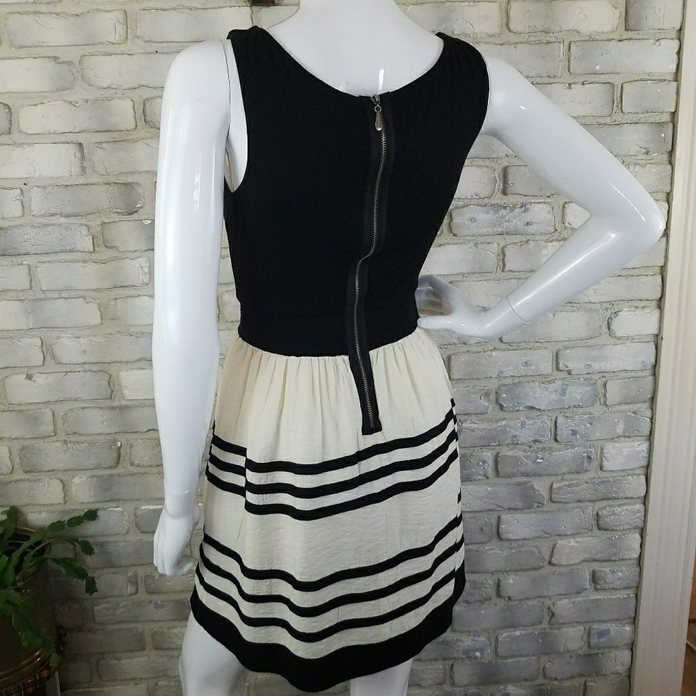 Bebop Womens Dress Size M Ivory Black Striped - Picture 5 of 8